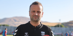 “Sivasspor Maç Kaybedebilir Ama Böyle Vazgeçmiş Bir Görüntü Veremez”