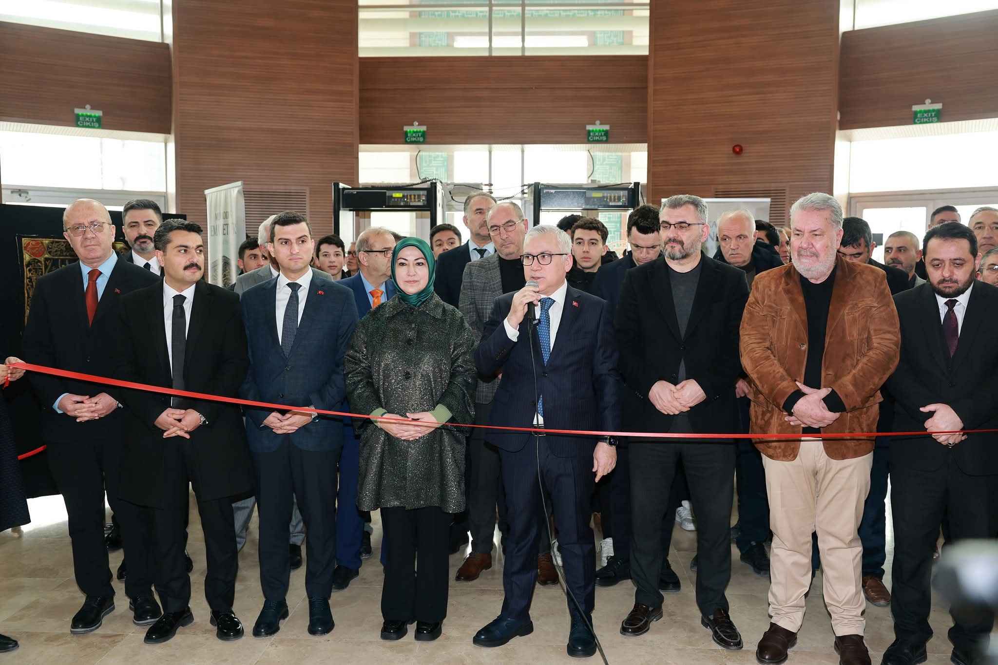Mukaddes Emanetler Sergisi Sivas’ta Ziyarete Açıldı