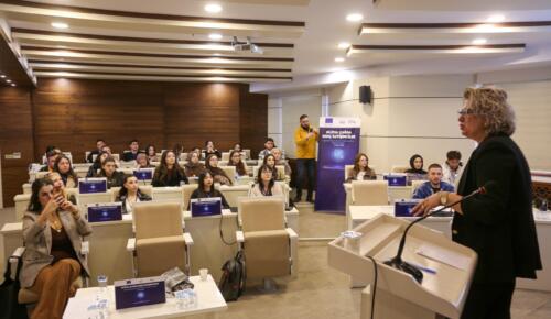 Sivas’ta Genç İletişimciler Dijital Dünyaya Hazırlanıyor