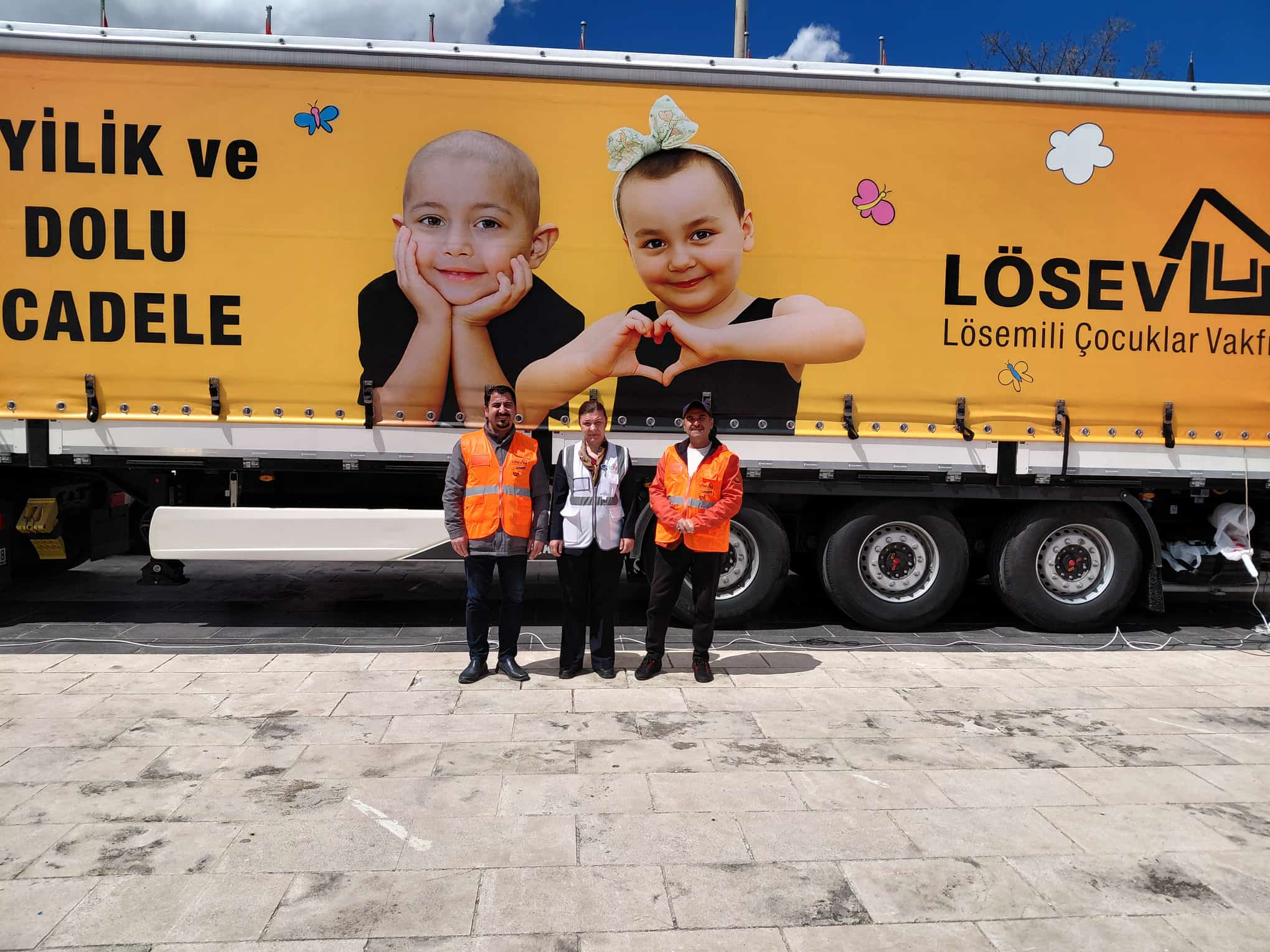 İyilikler Tırı Sivas’ta Ailelere Destek Oldu