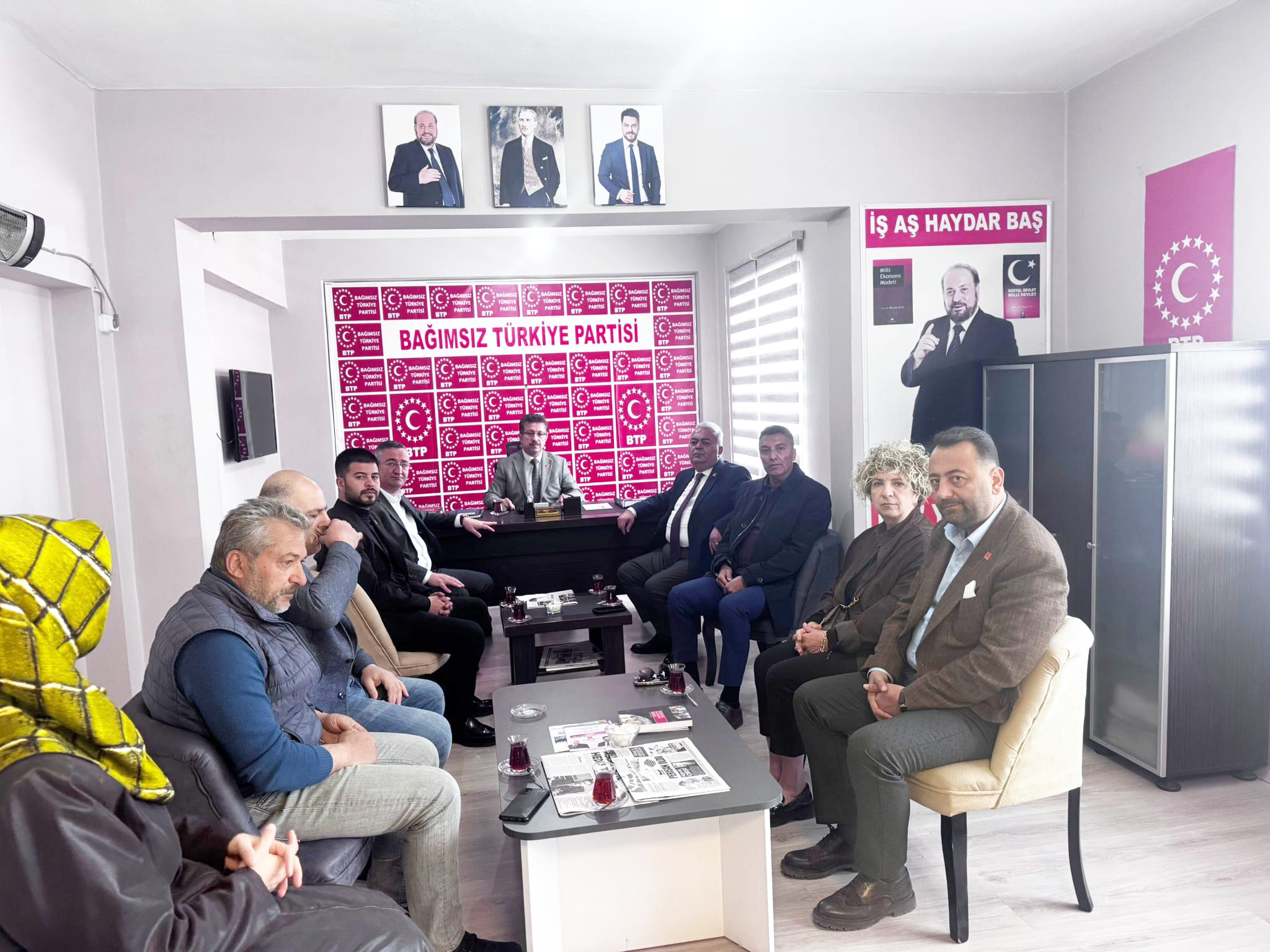 “Çarpık Düzene Karşı, Omuz Omuza Çalışalım, Güç Birliği Yapalım”