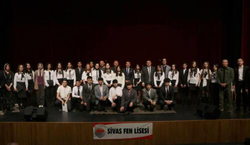 Âşık Veysel’i Sahneden Andılar