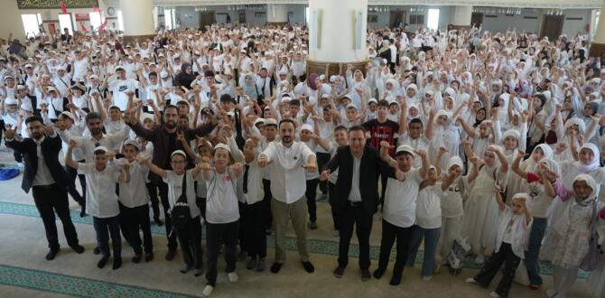 Üç Bin Öğrenci Ayyıldız Camii’nde Buluştu
