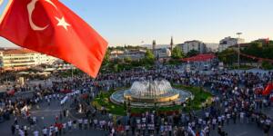1058 Kişi Halay Çekti