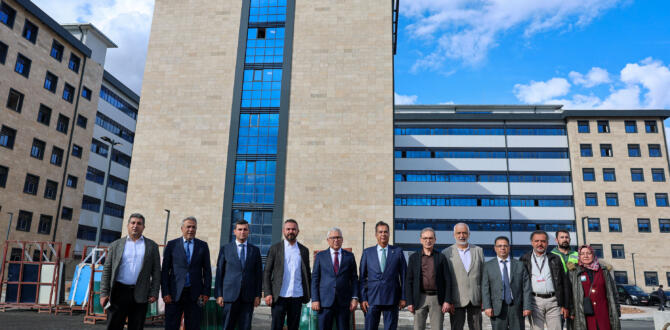 Hastane İçin Yol Çalışması Devam Ediyor